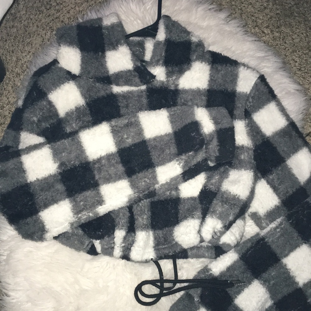 Long sleeved crop top